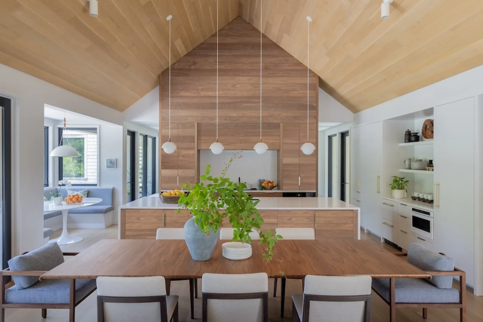 custom_new_house-falmouth-ma-int1.jpg