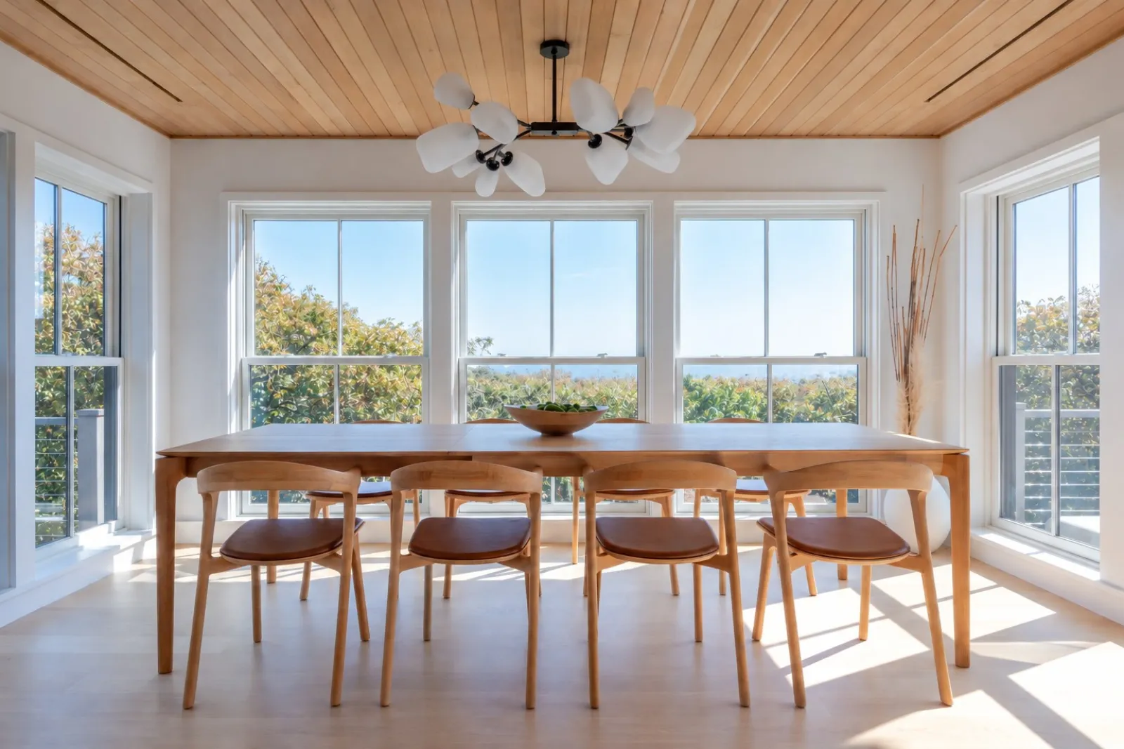 jla-nantucket-tom-never-dining-room.jpg