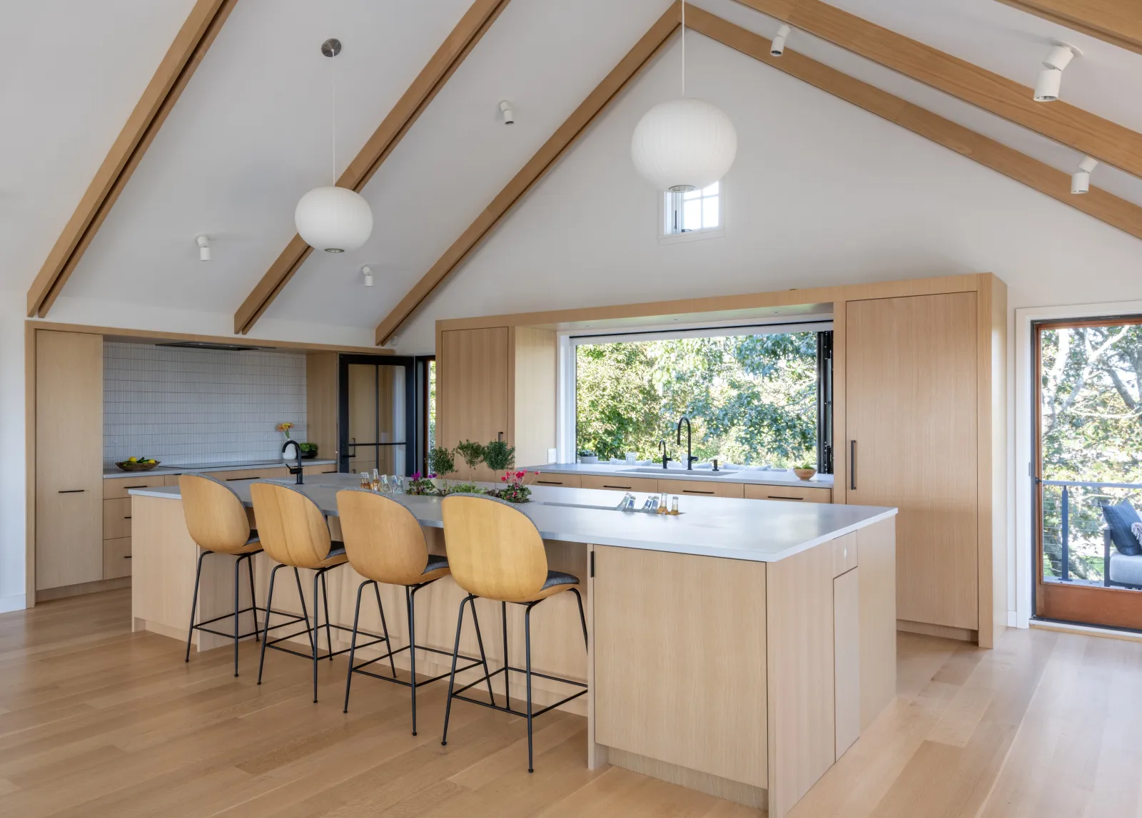 jla-nantucket-tom-nevers-kitchen-1.jpg