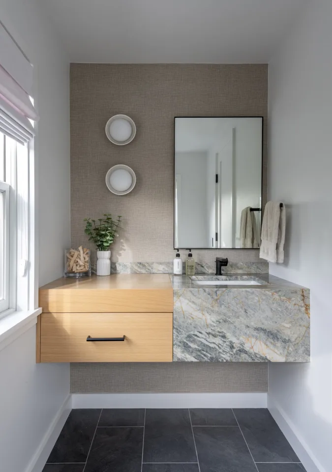 jla-nantucket-tom-nevers-water_closet.jpg